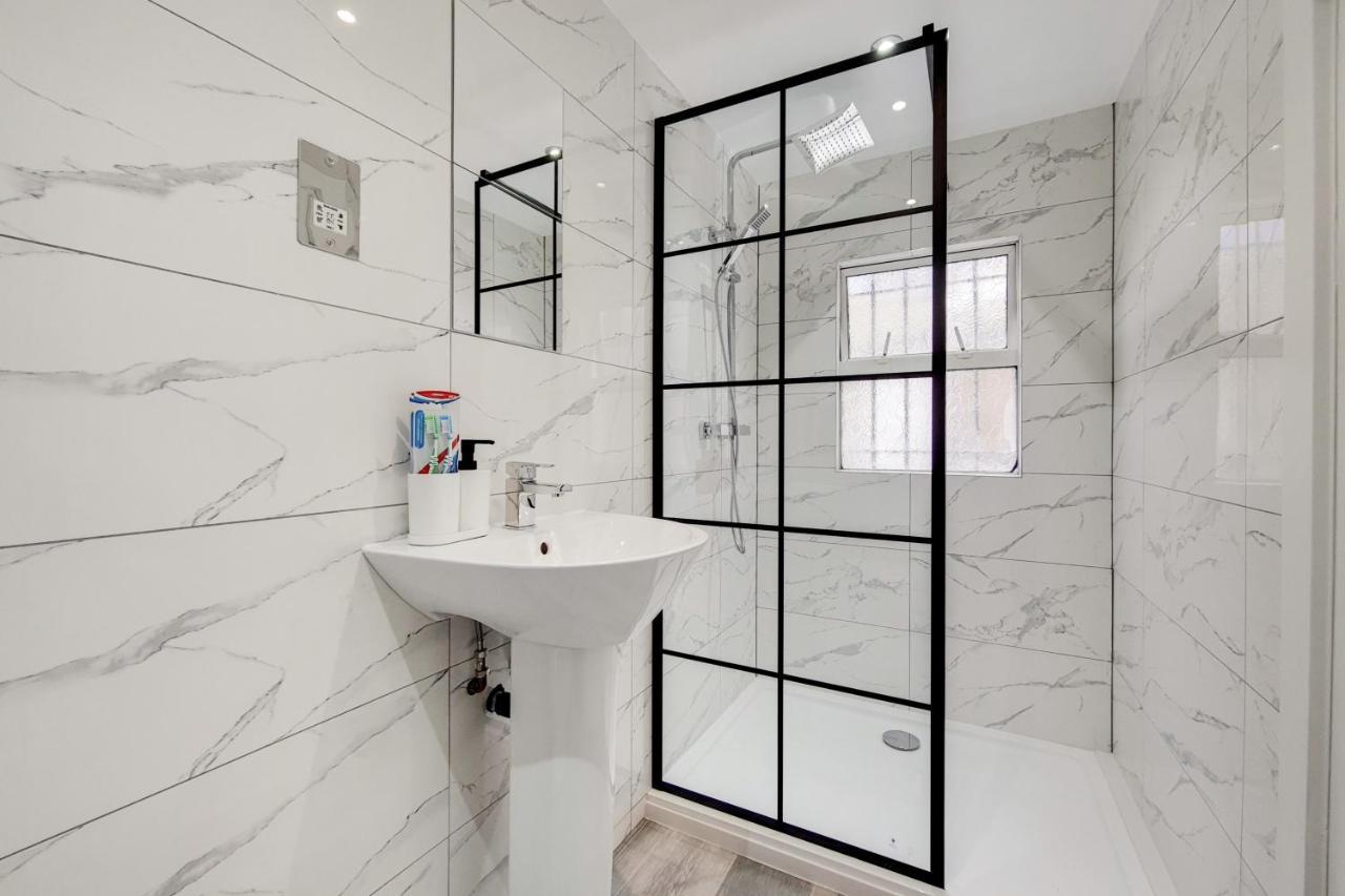 Lovely 4 Bed Apartment Perfect For Families! London Exterior foto